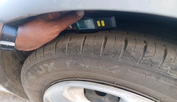 2010 Maruti SX4 VXI, Petrol, Manual, 1,35,910 km, tyre