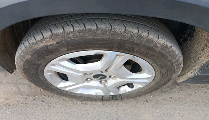 2020 KIA SONET HTX 1.0 IMT, Petrol, Manual, 68,893 km, tyre