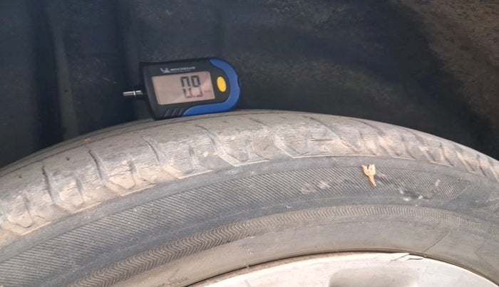 2016 Maruti Ciaz VXI+, Petrol, Manual, 1,49,686 km, tyre