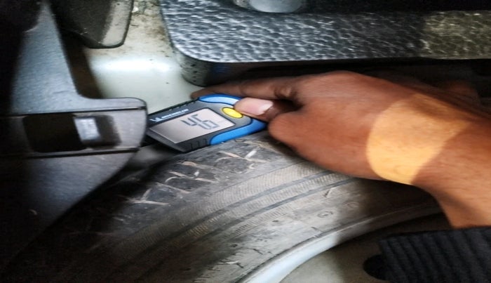 2015 Maruti Wagon R 1.0 LXI, Petrol, Manual, 26,243 km, tyre