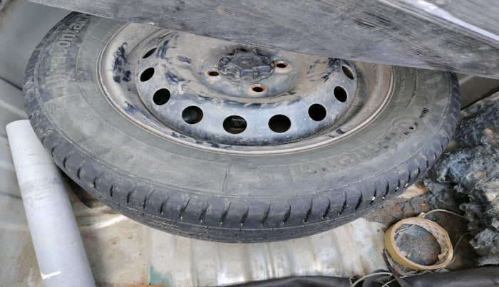 2011 Toyota Etios G, Petrol, Manual, 1,10,482 km, tyre