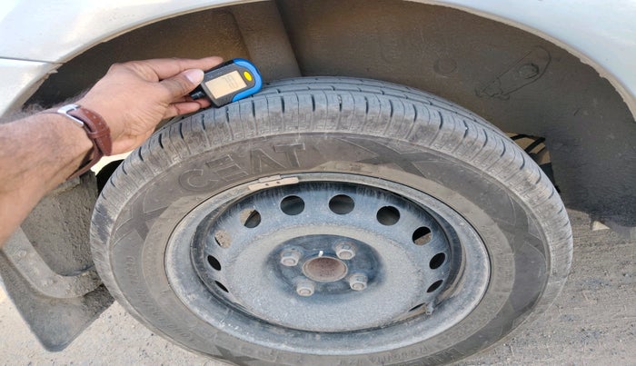 2011 Toyota Etios G, Petrol, Manual, 1,10,482 km, tyre