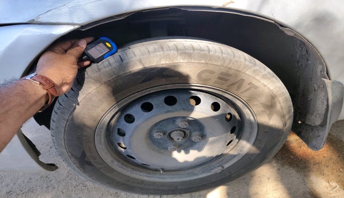 2011 Toyota Etios G, Petrol, Manual, 1,10,482 km, tyre