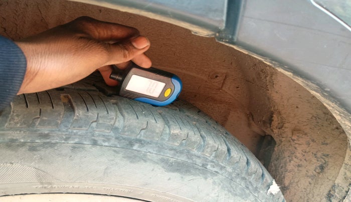 2017 Tata Hexa XT 4X2 7 STR, Diesel, Manual, 1,44,160 km, tyre