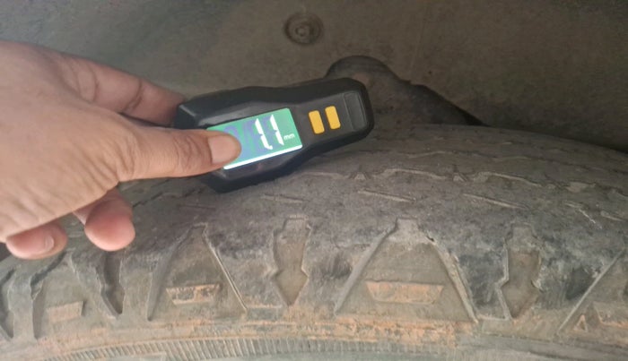 2013 Mahindra XUV500 W8, Diesel, Manual, 93,893 km, tyre