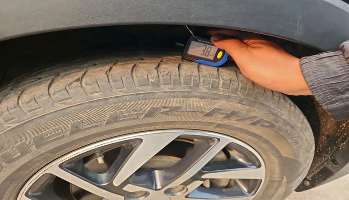 2022 Mahindra XUV300 W8 (O) 1.2 PETROL, Petrol, Manual, 56,354 km, tyre