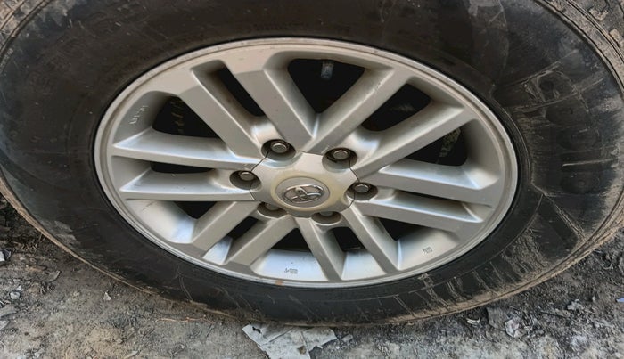 2013 Toyota Fortuner 3.0 4X2 AT, Diesel, Automatic, 1,19,657 km, tyre