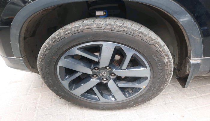 2021 Tata Harrier XZA PLUS 2.0L, Diesel, Automatic, 1,08,665 km, tyre