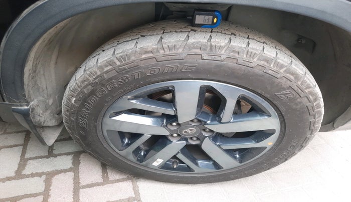 2021 Tata Harrier XZA PLUS 2.0L, Diesel, Automatic, 1,08,665 km, tyre