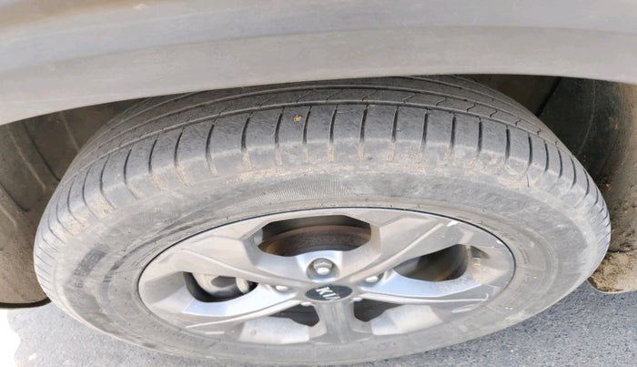 2020 KIA SELTOS HTK PLUS 1.5 DIESEL, Diesel, Manual, 2,07,721 km, tyre