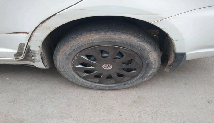 2011 Maruti Swift Dzire VXI, Petrol, Manual, 63,639 km, tyre