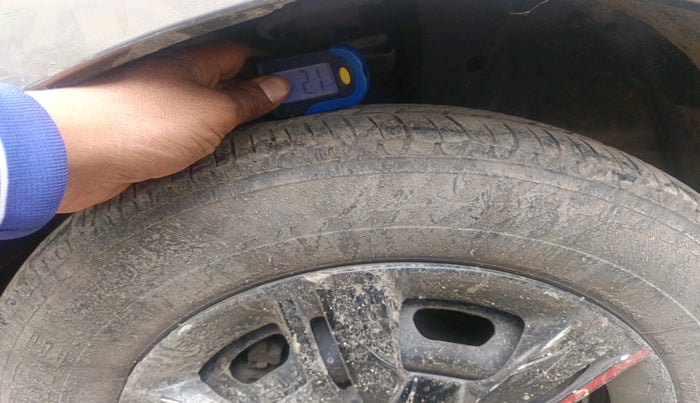 2017 Datsun Redi Go T (O), Petrol, Manual, 1,31,423 km, tyre