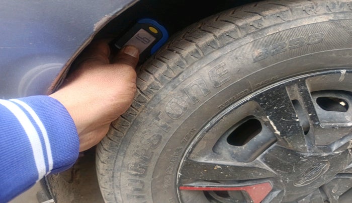 2017 Datsun Redi Go T (O), Petrol, Manual, 1,31,423 km, tyre