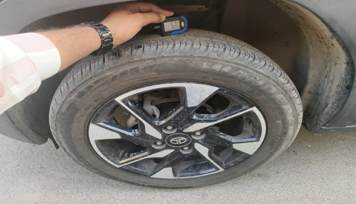 2021 Tata PUNCH ACCOMPLISHED MT, Petrol, Manual, 45,248 km, tyre