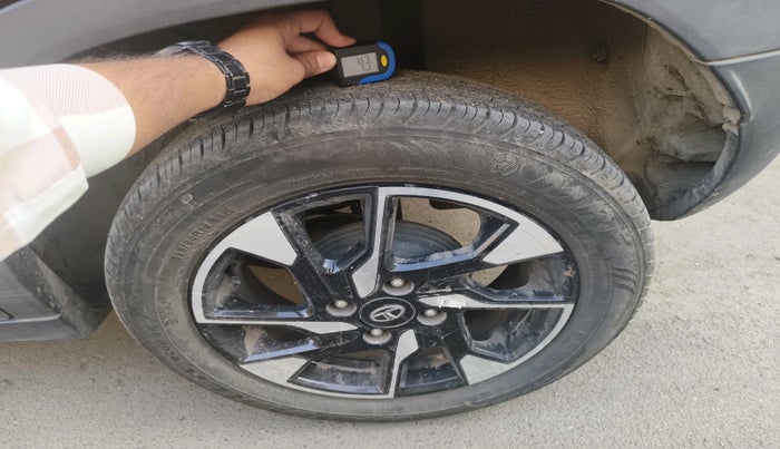 2021 Tata PUNCH ACCOMPLISHED MT, Petrol, Manual, 45,248 km, tyre