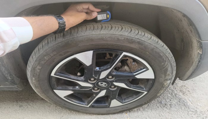 2021 Tata PUNCH ACCOMPLISHED MT, Petrol, Manual, 45,248 km, tyre