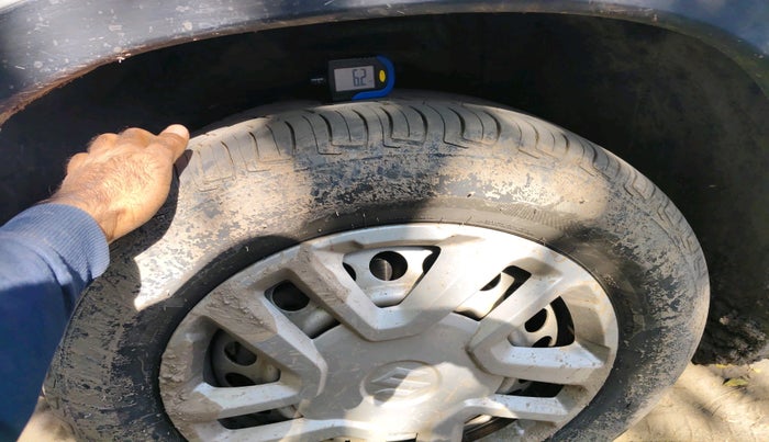 2021 Maruti Vitara Brezza LXI, Petrol, Manual, 88,154 km, tyre