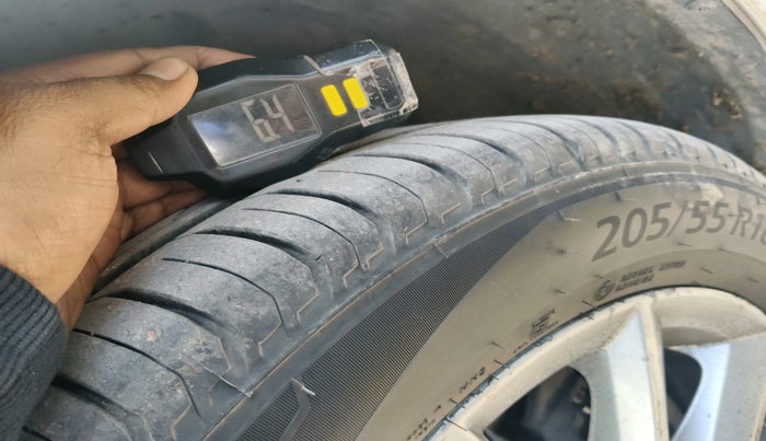 2013 Skoda Octavia AMBITION 2.0 TDI AT, Diesel, Automatic, 1,72,087 km, tyre