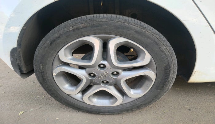 2019 Hyundai Elite i20 ASTA 1.2 (O), Petrol, Manual, 76,515 km, tyre