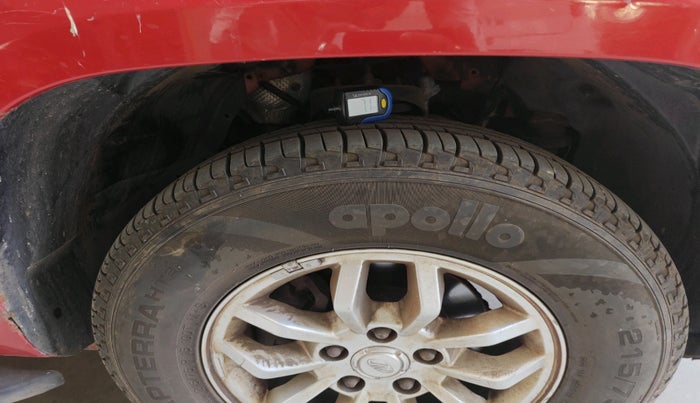 2016 Mahindra TUV300 T8, Diesel, Manual, 80,881 km, tyre