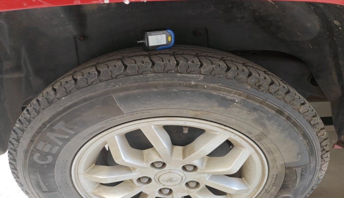 2016 Mahindra TUV300 T8, Diesel, Manual, 80,881 km, tyre