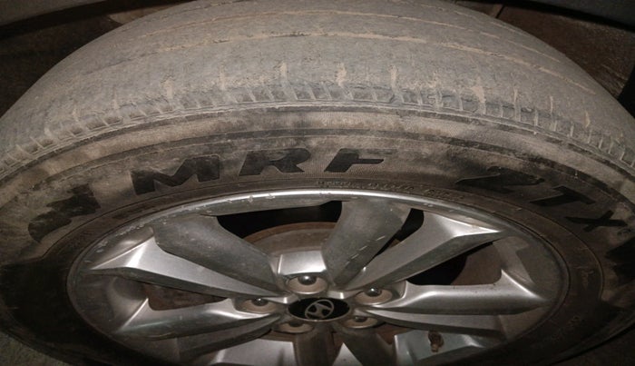 2015 Hyundai Creta SX PLUS 1.6 DIESEL, Diesel, Manual, 1,79,180 km, tyre