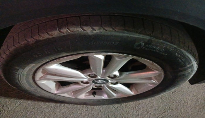 2015 Hyundai Creta SX PLUS 1.6 DIESEL, Diesel, Manual, 1,79,180 km, tyre