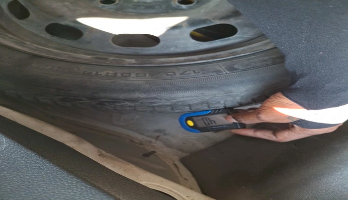 2011 Ford Figo ZXI 1.2 PETROL, Petrol, Manual, 19,790 km, tyre