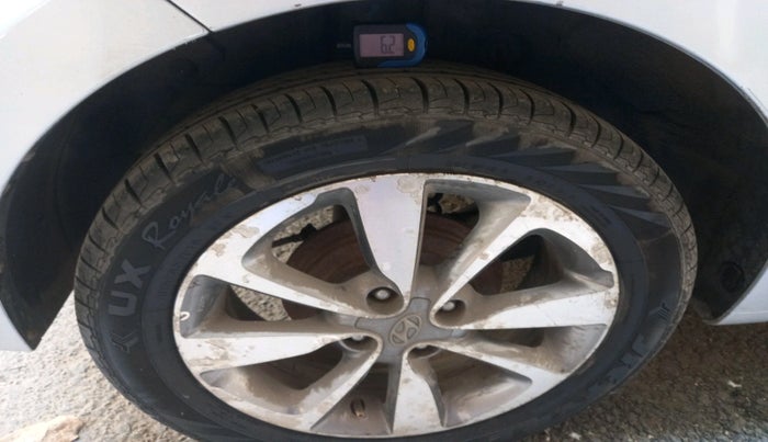 2015 Hyundai Elite i20 ASTA 1.4 CRDI, Diesel, Manual, 1,08,874 km, tyre