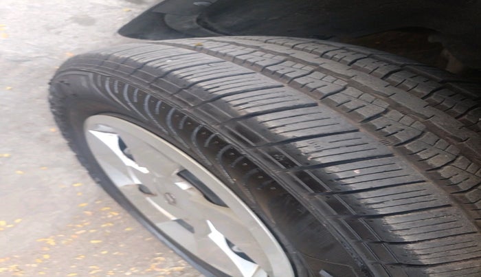 2018 Mahindra XUV500 W6, Diesel, Manual, 45,660 km, tyre