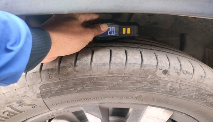 2019 MG HECTOR SHARP 1.5 DCT PETROL, Petrol, Automatic, 1,12,424 km, tyre