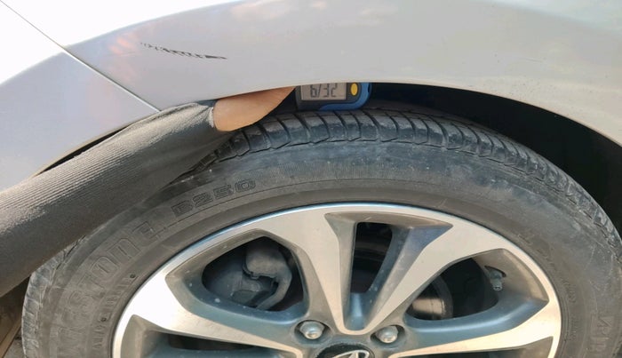 2015 Hyundai Xcent SX AT 1.2 (O), Petrol, Automatic, 8,404 km, tyre