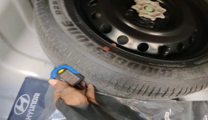 2015 Hyundai Xcent SX AT 1.2 (O), Petrol, Automatic, 8,404 km, tyre