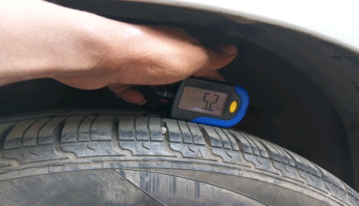 2014 Maruti Swift Dzire ZXI, Petrol, Manual, 1,13,151 km, tyre