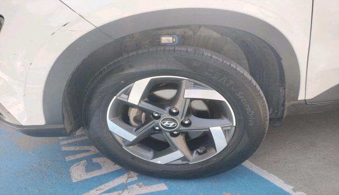 2020 Hyundai VENUE SX PLUS 1.0 TURBO DCT, Petrol, Automatic, 32,361 km, tyre