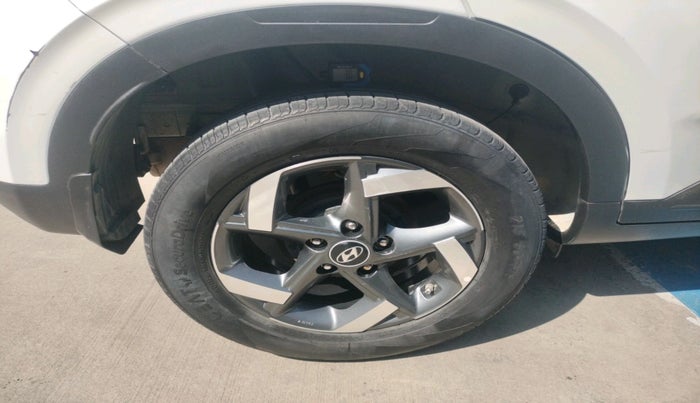 2020 Hyundai VENUE SX PLUS 1.0 TURBO DCT, Petrol, Automatic, 32,361 km, tyre