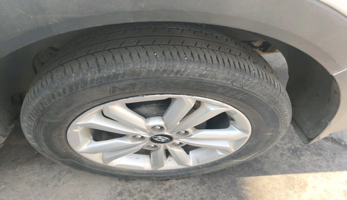 2016 Hyundai Creta SX PLUS 1.6 PETROL, Petrol, Manual, 1,24,337 km, tyre