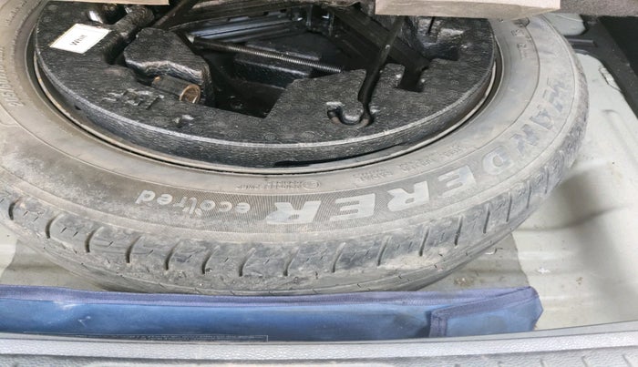 2016 Hyundai Creta SX PLUS 1.6 PETROL, Petrol, Manual, 1,24,337 km, tyre