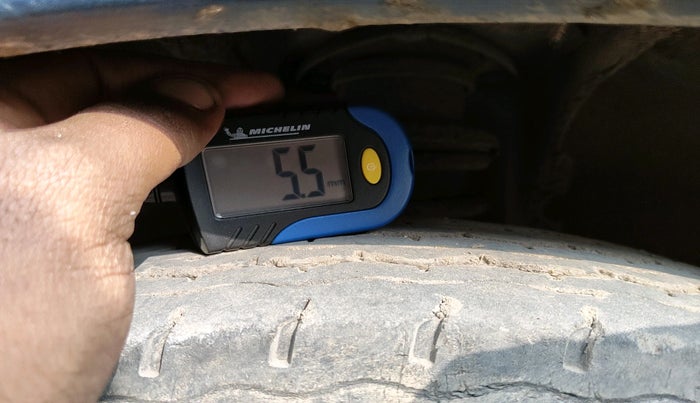 2015 Maruti OMNI E 8 STR, Petrol, Manual, 5,90,410 km, tyre