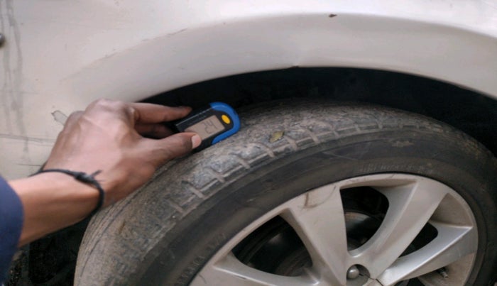 2012 Hyundai Verna FLUIDIC 1.6 VTVT SX AT, Petrol, Automatic, 64,541 km, tyre