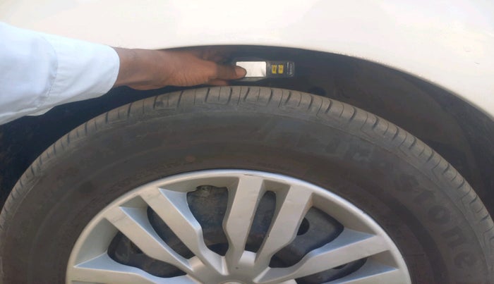 2017 Maruti Dzire VDI, Diesel, Manual, 67,055 km, tyre