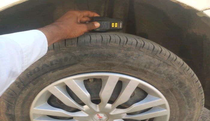 2017 Maruti Dzire VDI, Diesel, Manual, 67,055 km, tyre