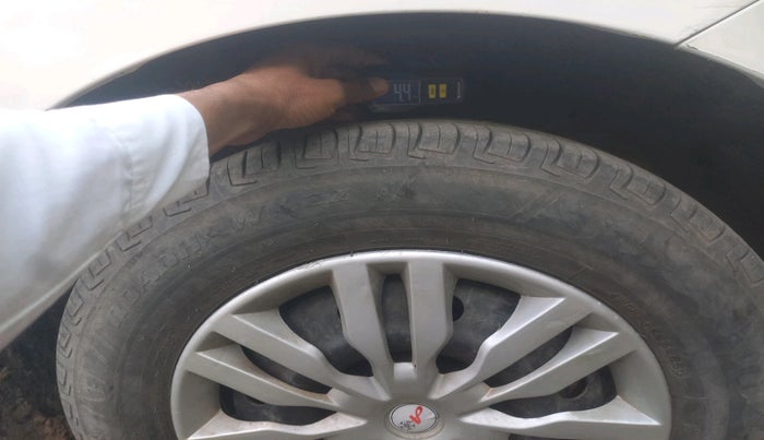 2017 Maruti Dzire VDI, Diesel, Manual, 67,055 km, tyre