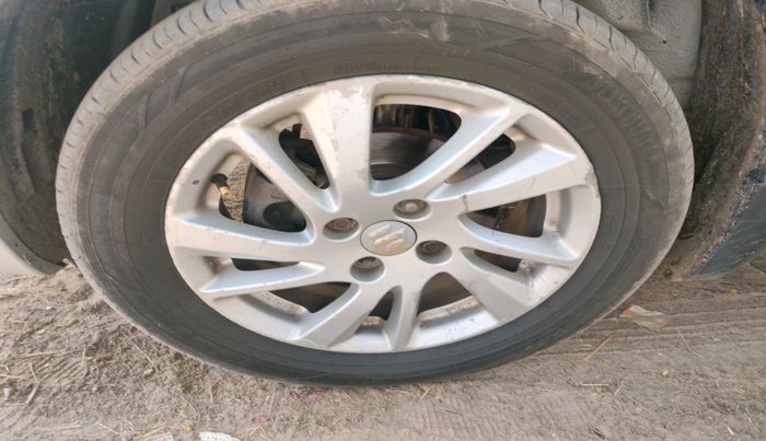 2012 Maruti Swift ZDI, Diesel, Manual, 1,25,695 km, tyre