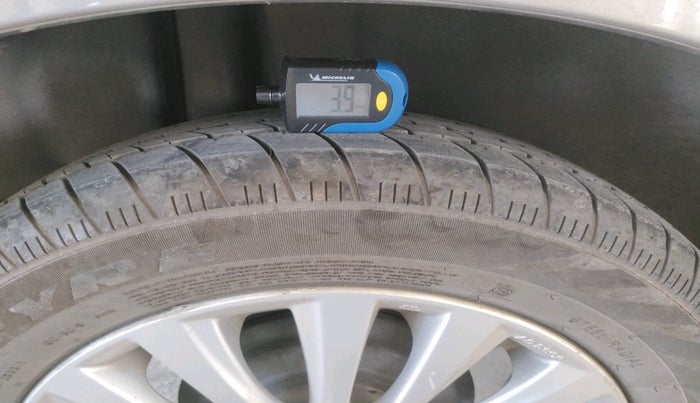 2015 Maruti Ciaz ZXI, Petrol, Manual, 66,458 km, tyre