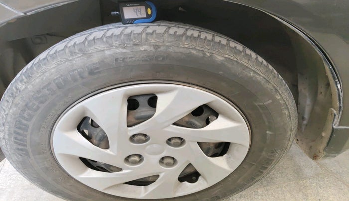 2015 Honda Amaze 1.2L I-VTEC S, Petrol, Manual, 81,486 km, tyre