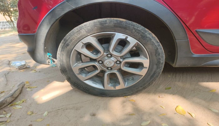 2017 Hyundai i20 Active 1.4 SX, Diesel, Manual, 1,66,323 km, tyre