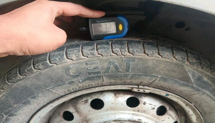 2012 Maruti Wagon R 1.0 LXI CNG, CNG, Manual, 1,28,608 km, tyre