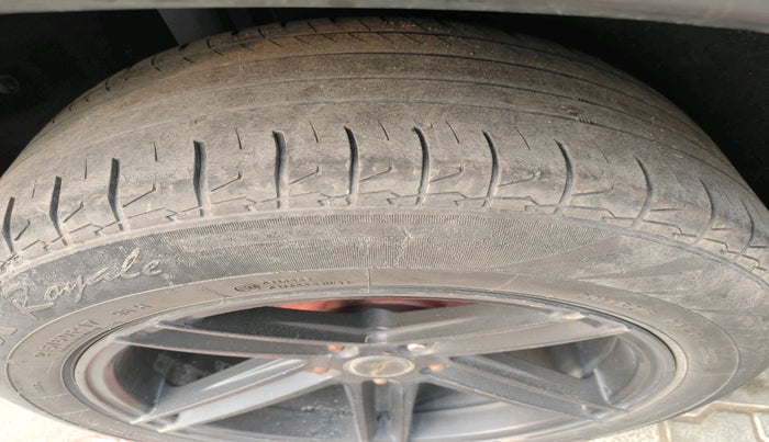 2017 Maruti Vitara Brezza ZDI PLUS, Diesel, Manual, 81,164 km, tyre