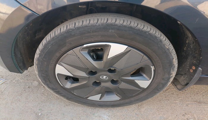 2025 Tata TIAGO EV XZ PLUS TECH LUX LONG RANGE, Electric, Automatic, 20,090 km, tyre